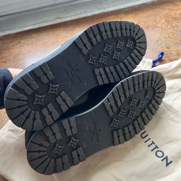 AUTHENTIC Louis Vuitton Suede Monogram Eclipse Harlem Sneaker. Men’s size 6 1/2 - Picture 6 of 8